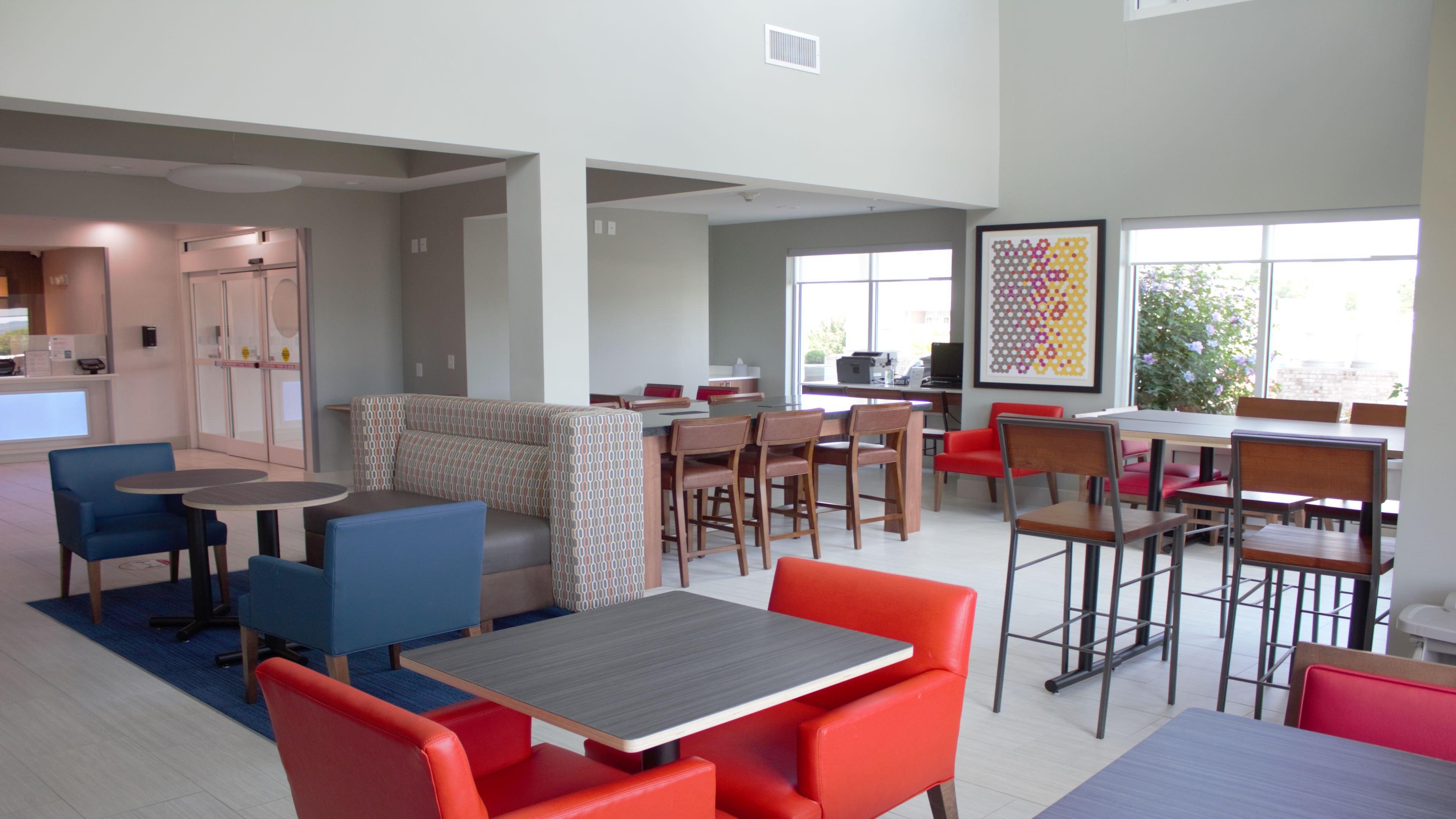 Holiday Inn Express Hotel & Suites Somerset Central By Ihg Exterior photo