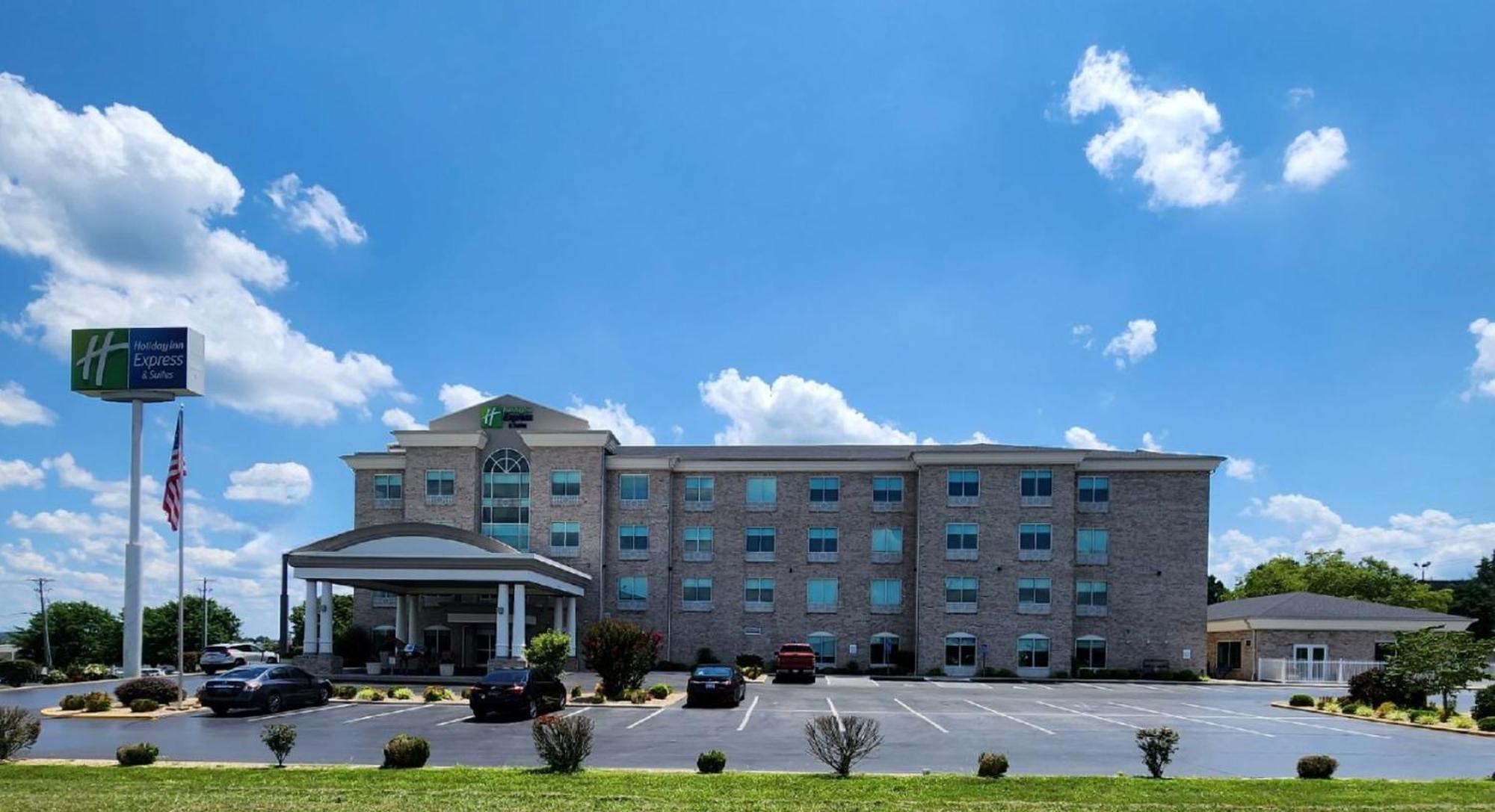Holiday Inn Express Hotel & Suites Somerset Central By Ihg Exterior photo